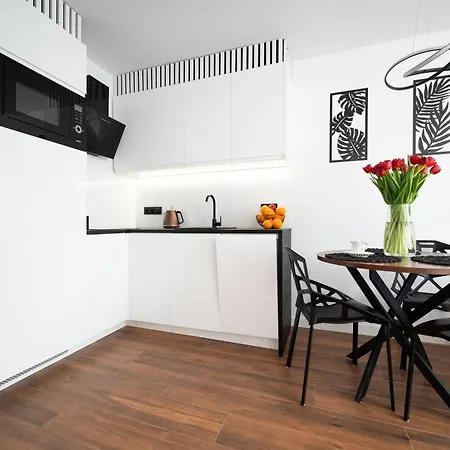City Center Grzybowska, In Warsaw'S Business District, Metro Onz & Westin Hotel, Aircon, By Warsawskyline Apartments Apartmán *