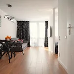 Appartement Center Grzybowska, Next To Warsaw's Business District, Metro Onz & Westin By Warsawskyline