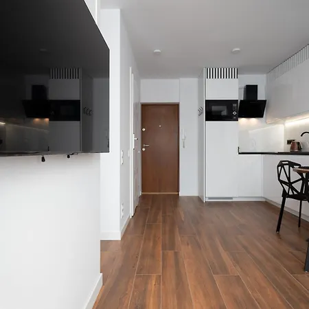 アパート City Center Grzybowska, In Warsaw'S Business District, Metro Onz & Westin Hotel, Aircon, By Warsawskyline Apartments ワルシャワ