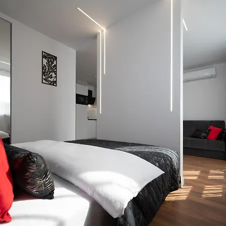 City Center Grzybowska, In Warsaw'S Business District, Metro Onz & Westin Hotel, Aircon, By Warsawskyline Apartments *